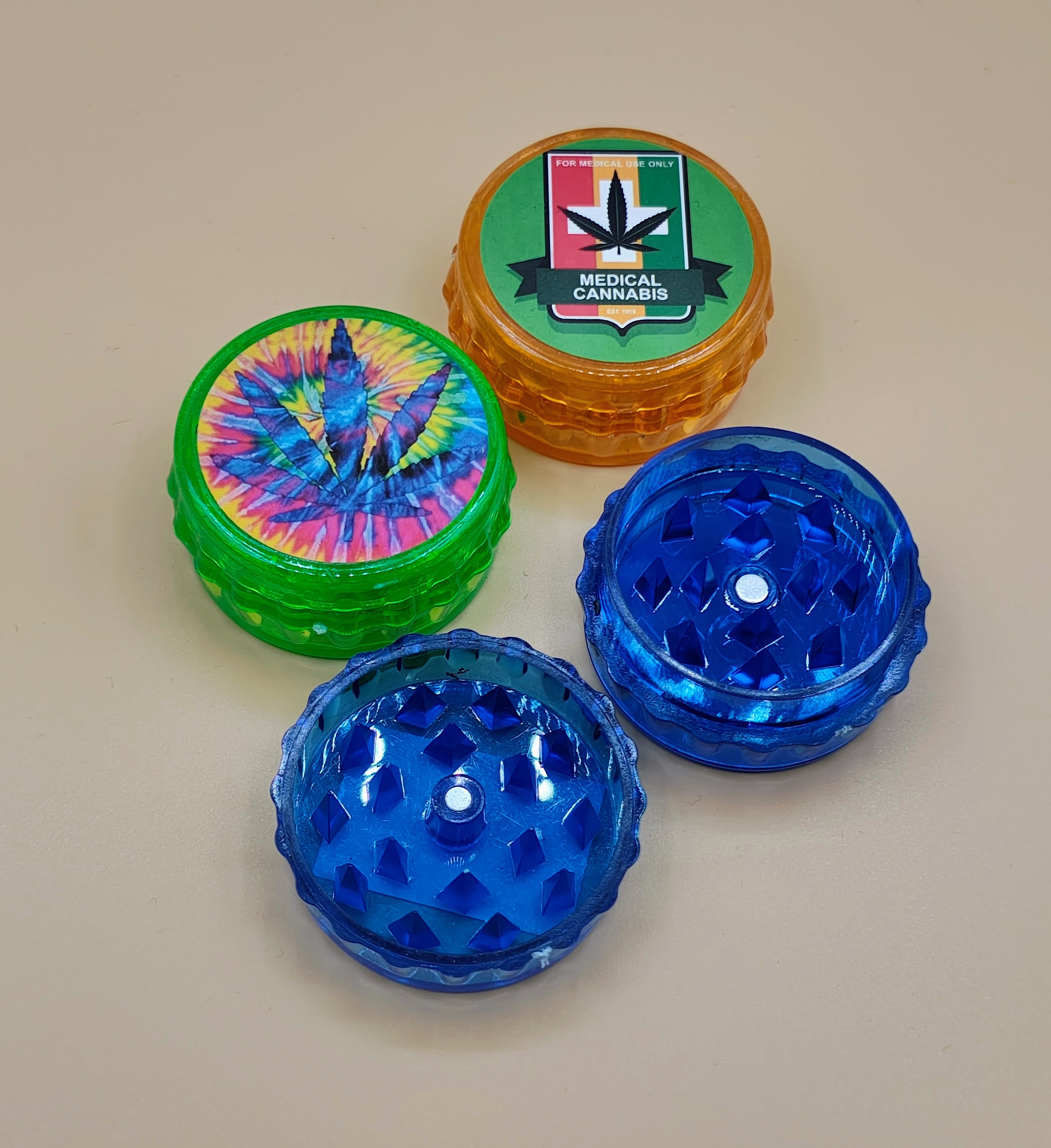 Malá plastová drtička.